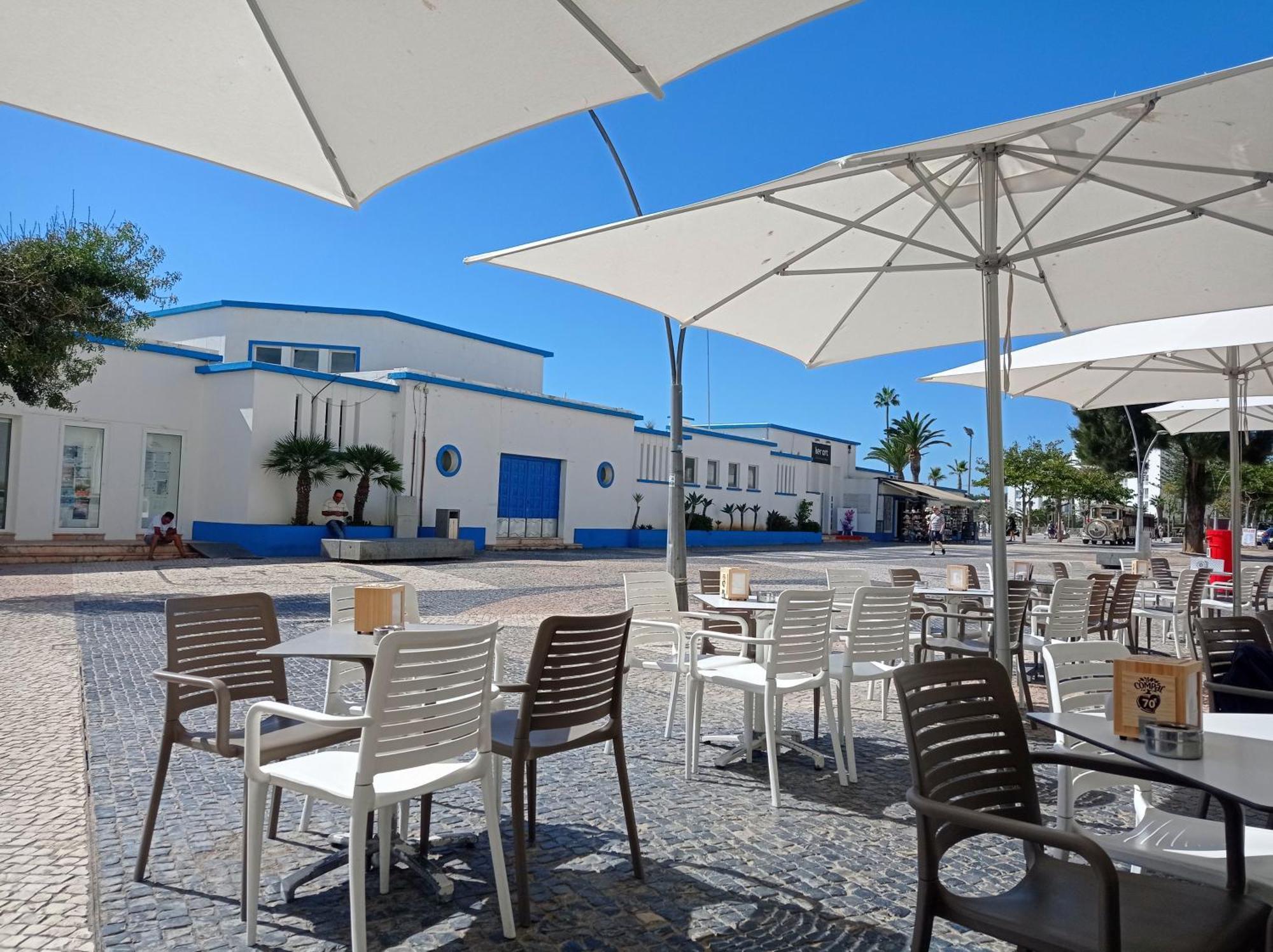 Casino Blu: 50M To Beach, In Town Center Armacao de Pera Bagian luar foto
